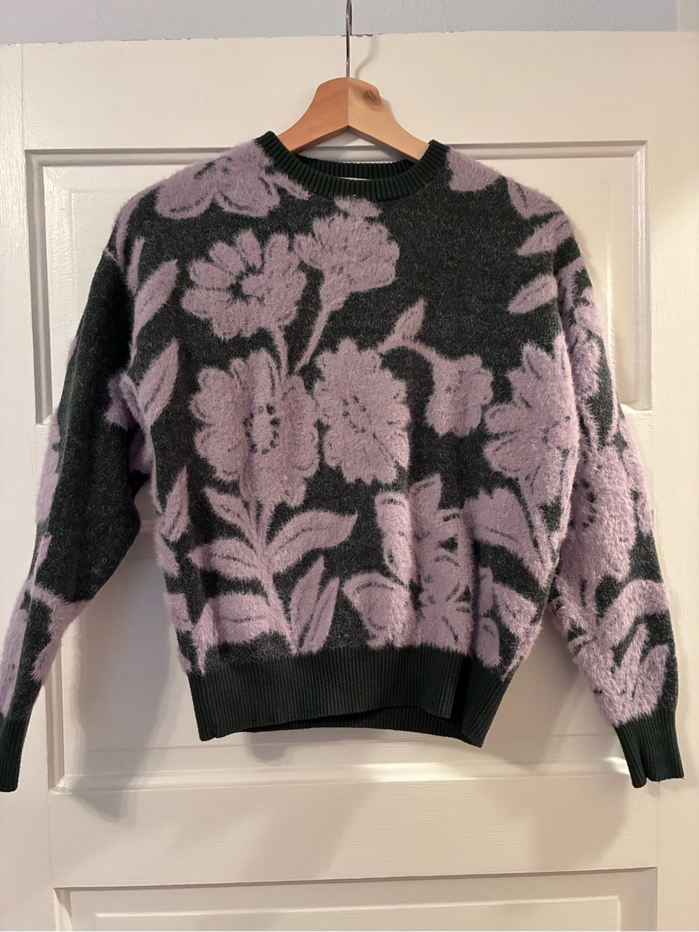 Gemma + Jane Floral Pattern Crewneck Sweater in Lilac and Green Women’s Small